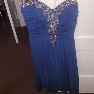 Royal blue strapless homecoming dress!💙💙